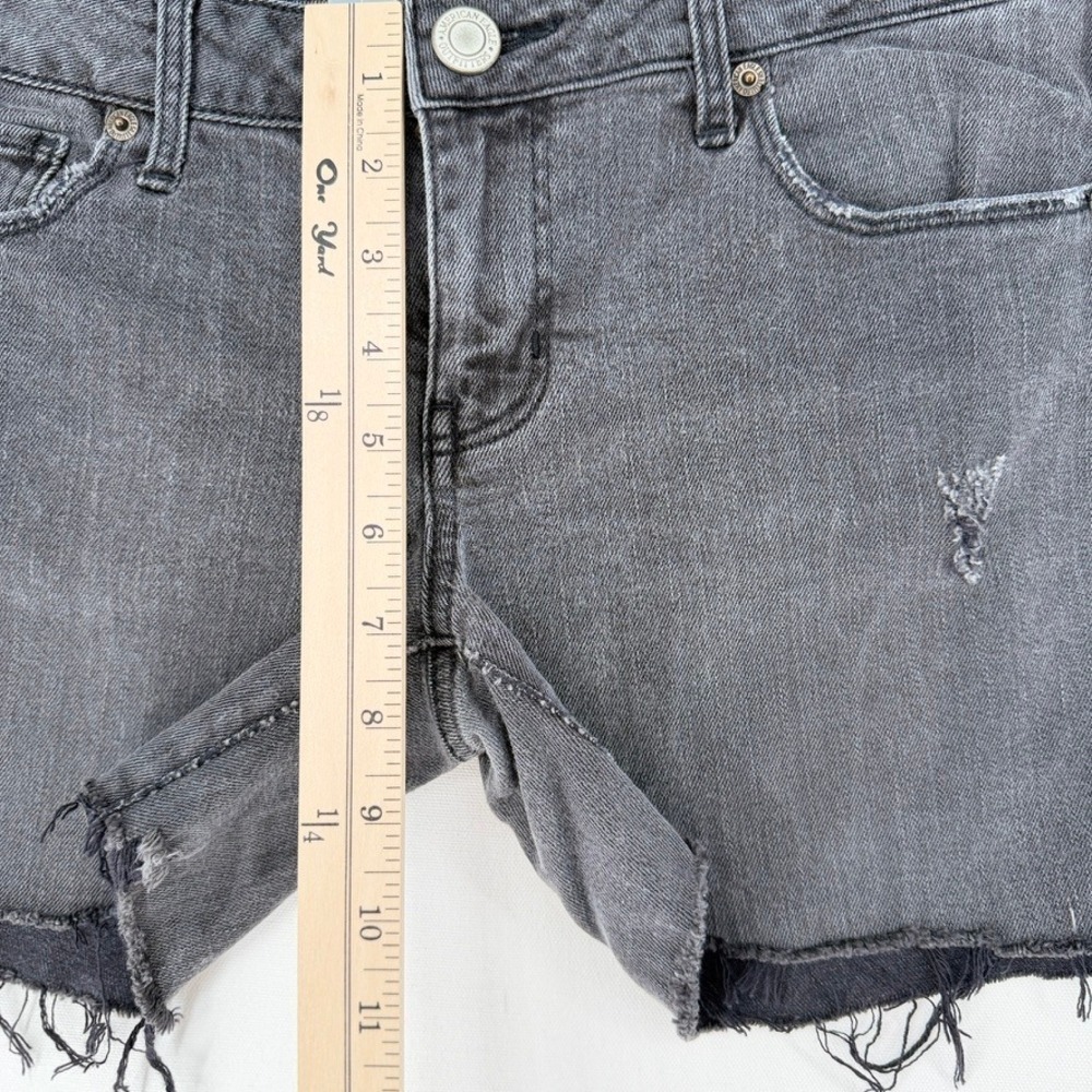American Eagle Gray Distressed Cutoff Denim Shorts Skinny Size 8 - Picture 7 of 13